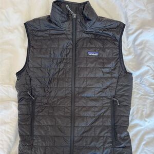 Patagonia Black Nano Puff  Quilted Vest size M